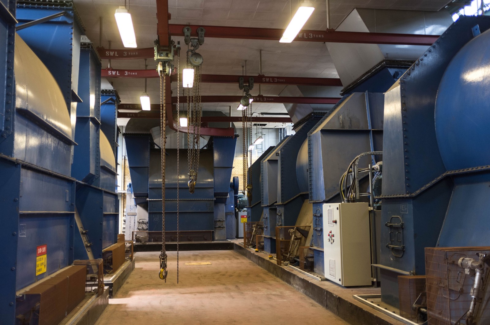Clyde Tunnel - Inside Ventilation Building - Modern View.