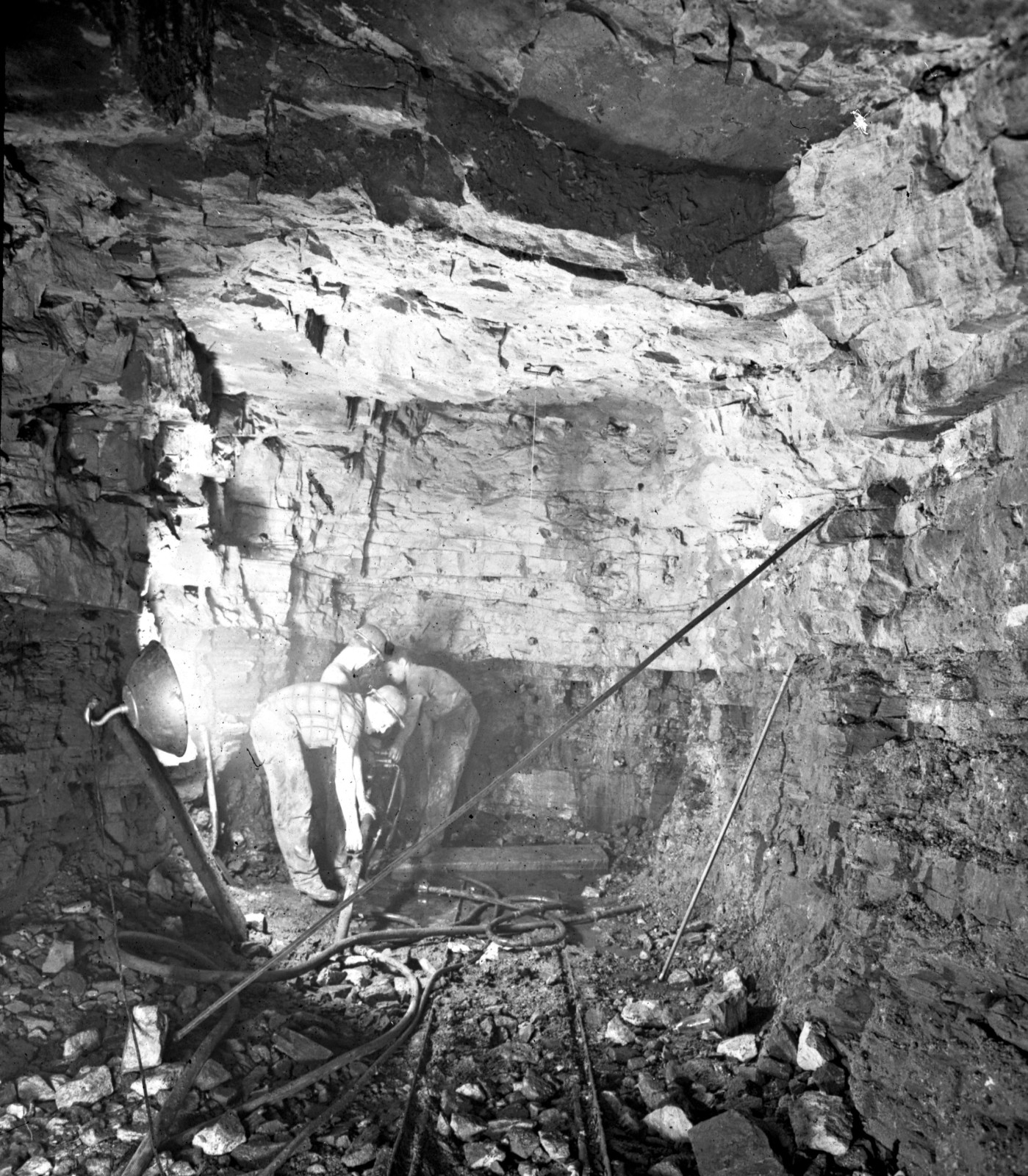 Clyde Tunnel - Pilot Tunnel Excavations (May 1960).
