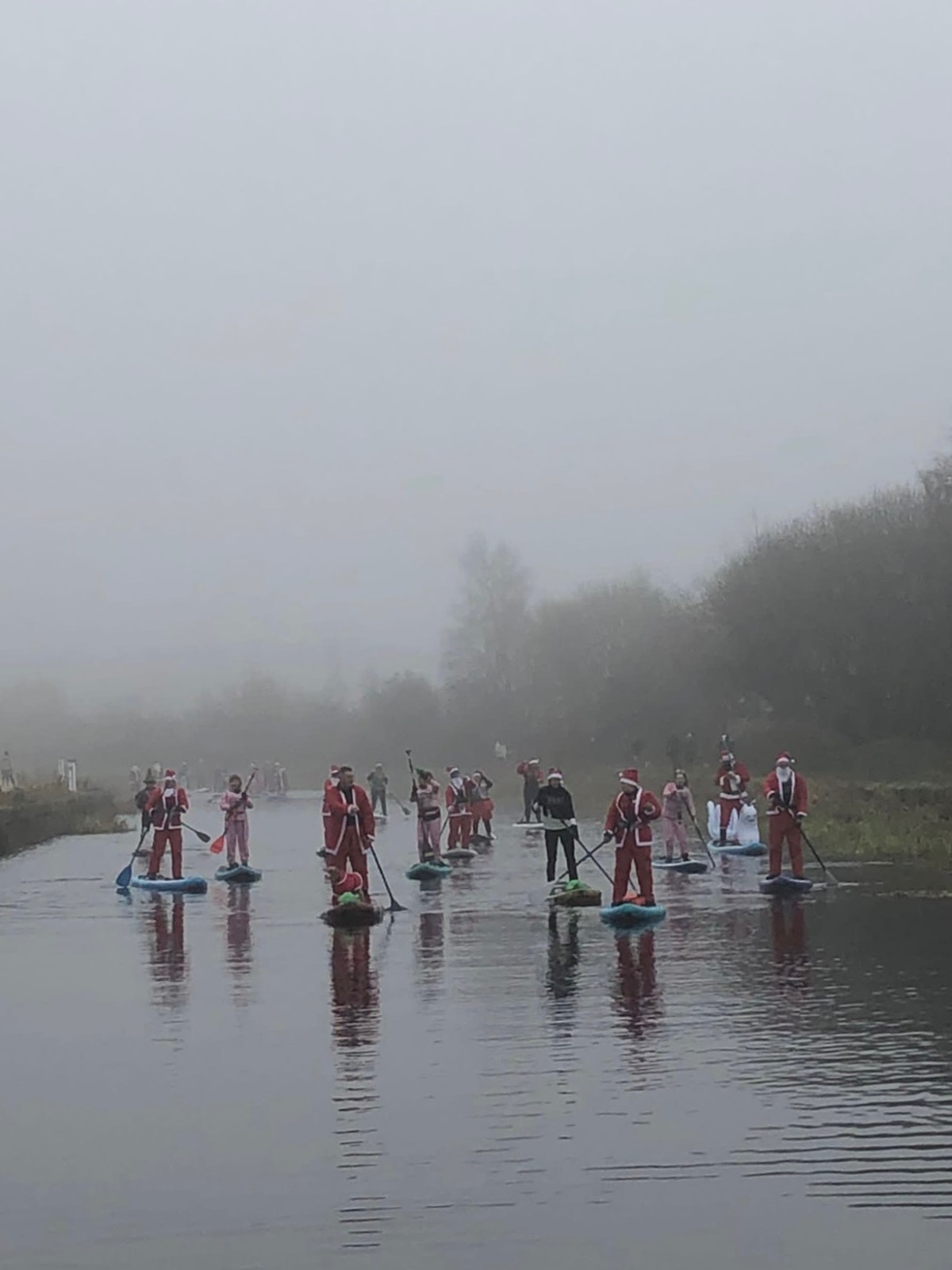 Massing on the water. Photo: Matthew Hurding / Glasgow Paddleboard Co