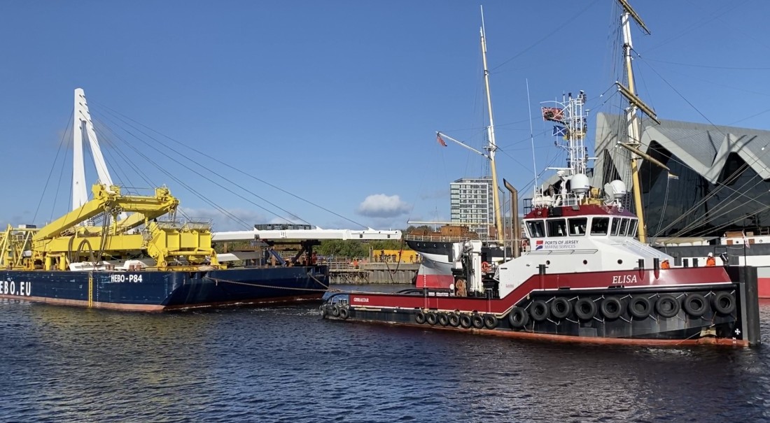 Main span of the Govan-Partick Bridge arrives  Picture: Glasgow West End Today