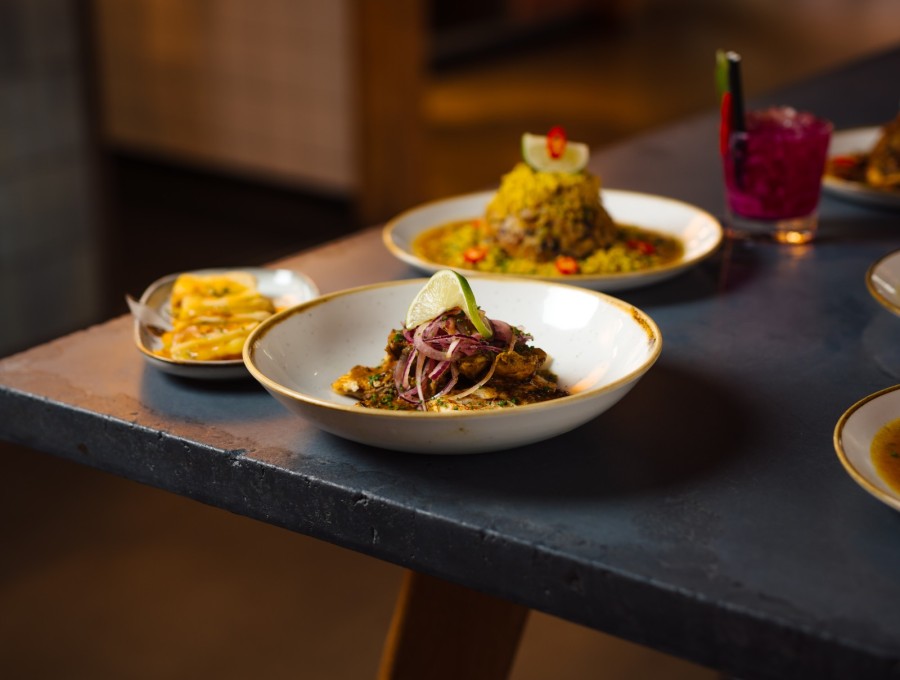 A place for rich curries, street snacks, and seafood dishes