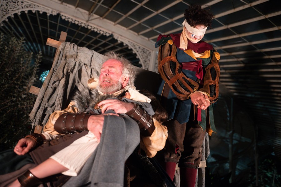 Lear (Finlay McLean) cradles Cordelia (Stephanie McGregor)
