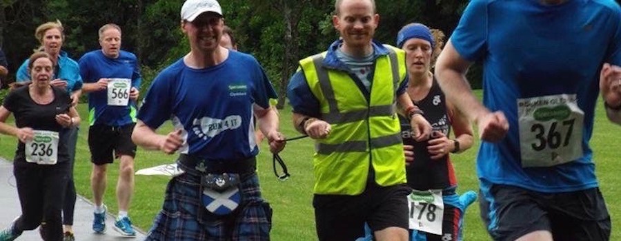  Guide: Jay with good friend Alex Osborne who sometimes accompanies him on runs. 