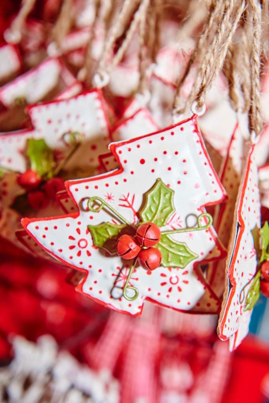  Experts: visitors can watch demonstrations and have a go at making their own items 