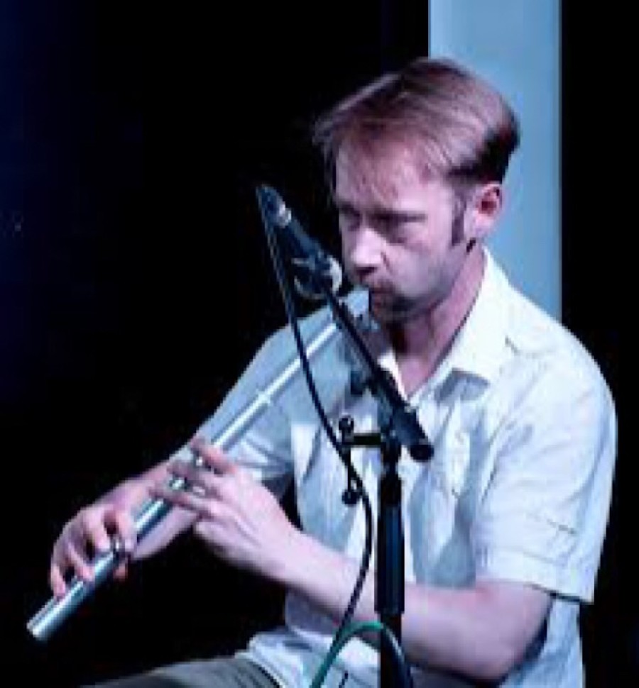  Right note: LoLanders features Edinburgh-based Fifield 