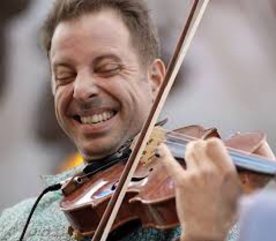  Reel deal: LoLanders’ violist Oene van Geel 