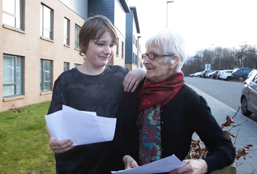  William Moir and GHA tenant Charlotte Boyce. Photo credit: Gibson Digital 2020.