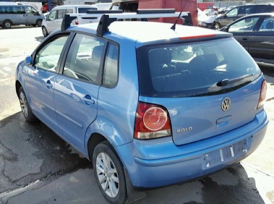  Second car: A Blue VW Polo with distinctive roof rack