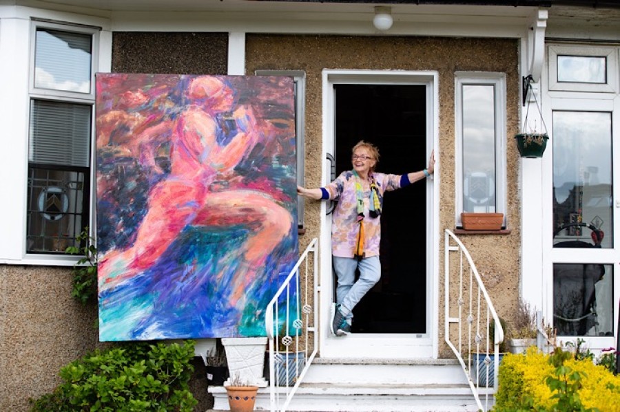  Outpaced: the giant canvas measures six feet by four feet. Photo credit: Martin Shields