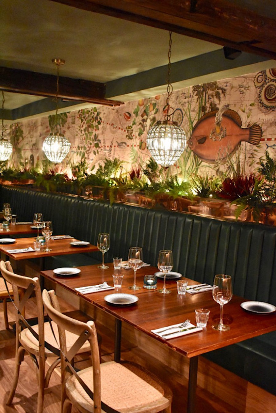 Relaxed private dining taking inspiration from global food culture.  