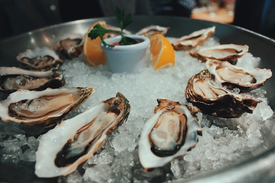  Value: 12 oysters on a platter