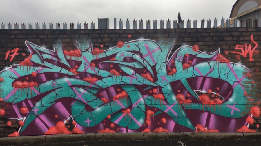  Urban: The centre has been adorned with its own street art. 
