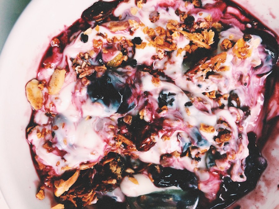  Top  blend: Cafézique’s own granola with fruit compote & yogurt