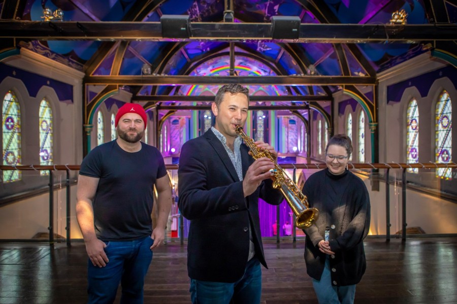 Mama Terra pianist Marco Cafolla and saxophonist Konrad Wiszniewski join jazz vocalist Rachel Lightbody for the launch of Glasgow Jazz Festival 2022 at Óran Mòr.